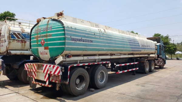 ขาย หัวลาก HINO เพลาเดียว เครื่อง EK100 260 แรงม้า ติดแก๊ส NGV 7 ถัง พร้อมหางแทงค์บรรทุกน้ำมัน 30,000 ลิตร 2 เพลา ยาว 10 เมตร เอกสารเล่มทะเบียนครบ