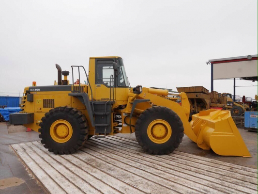 Komatsu WA400-3E สำหรับคนชอบรถใหญ่ นำเข้าจากญี่ปุ่น สภาพดีมาก พร้อมใช้ โทร.090-986-2521 อ๊อบ