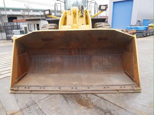 Komatsu WA400-3E สำหรับคนชอบรถใหญ่ นำเข้าจากญี่ปุ่น สภาพดีมาก พร้อมใช้ โทร.090-986-2521 อ๊อบ