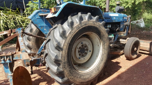 ขาย รถไถ FORD 6600 เสื้อลาย เอกสารเล่มทะเบียนครบ เครื่องดีไม่มีไอ อุปกรณ์มีผานดันหน้า และผาน 3 ราคาต่อรองได้นิดหน่อยครับ ขาย รถไถ FORD 6600 เสื้อลาย เอกสารเล่มทะเบียนครบ เครื่องดีไม่มีไอ อุปกรณ์มีผานดันหน้า และผาน 3 ราคาต่อรองได้นิดหน่อยครับ