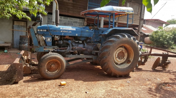 ขาย รถไถ FORD 6600 เสื้อลาย เอกสารเล่มทะเบียนครบ เครื่องดีไม่มีไอ อุปกรณ์มีผานดันหน้า และผาน 3 ราคาต่อรองได้นิดหน่อยครับ ขาย รถไถ FORD 6600 เสื้อลาย เอกสารเล่มทะเบียนครบ เครื่องดีไม่มีไอ อุปกรณ์มีผานดันหน้า และผาน 3 ราคาต่อรองได้นิดหน่อยครับ