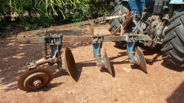 ขาย รถไถ FORD 6600 เสื้อลาย เอกสารเล่มทะเบียนครบ เครื่องดีไม่มีไอ อุปกรณ์มีผานดันหน้า และผาน 3 ราคาต่อรองได้นิดหน่อยครับ ขาย รถไถ FORD 6600 เสื้อลาย เอกสารเล่มทะเบียนครบ เครื่องดีไม่มีไอ อุปกรณ์มีผานดันหน้า และผาน 3 ราคาต่อรองได้นิดหน่อยครับ