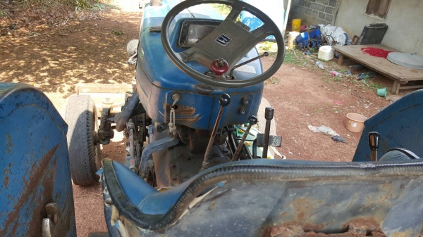 ขาย รถไถ FORD 6600 เสื้อลาย เอกสารเล่มทะเบียนครบ เครื่องดีไม่มีไอ อุปกรณ์มีผานดันหน้า และผาน 3 ราคาต่อรองได้นิดหน่อยครับ ขาย รถไถ FORD 6600 เสื้อลาย เอกสารเล่มทะเบียนครบ เครื่องดีไม่มีไอ อุปกรณ์มีผานดันหน้า และผาน 3 ราคาต่อรองได้นิดหน่อยครับ