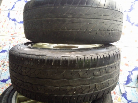 ขอบ 15 สภาพดีไม่คดดุ้ง ใส่ 4 รู 100 และ 114 ราคา 3900 บาท