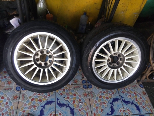 ขอบ 15 สภาพดีไม่คดดุ้ง ใส่ 4 รู 100 และ 114 ราคา 3900 บาท