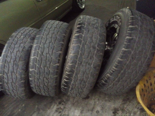 แม็กกระบะขอบ 15 แนวออฟโรด สภาพดี พร้อมยาง