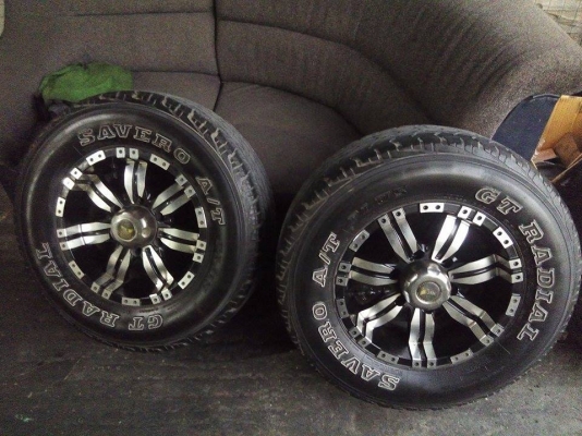 แม็กกระบะขอบ 15 แนวออฟโรด สภาพดี พร้อมยาง