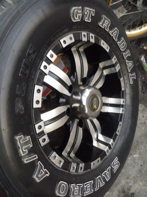 แม็กกระบะขอบ 15 แนวออฟโรด สภาพดี พร้อมยาง