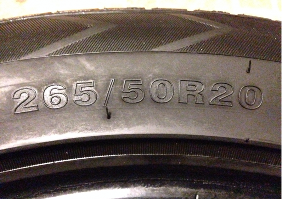 ยาง SUNNY 265 50 20 ปี14 ดอกเต็ม ไม่มีปะ ใช้ยาว ราคาไม่แพง