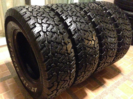 ยาง Silverstone 265 70 16 ปลายปี11 ดอกเต็ม ไม่มีปะ ใช้ยาว ราคาไม่แพง