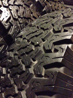 ยาง Silverstone 265 70 16 ปลายปี11 ดอกเต็ม ไม่มีปะ ใช้ยาว ราคาไม่แพง