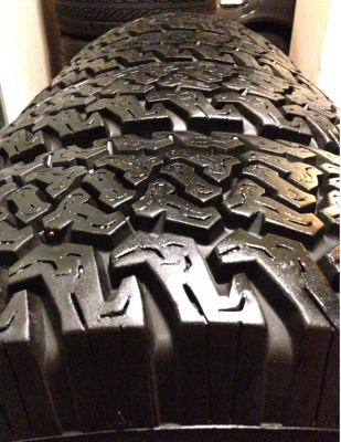 ยาง Silverstone 265 70 16 ปลายปี11 ดอกเต็ม ไม่มีปะ ใช้ยาว ราคาไม่แพง