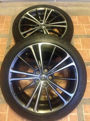 ล้อแท้ TOYOTA FT86 ขอบ17 สภาพสวย สีเดิม ไม่มีซ่อม พร้อมยาง 215 45 17 ปี12 จำนวน 2 วง ราคาไม่แพง