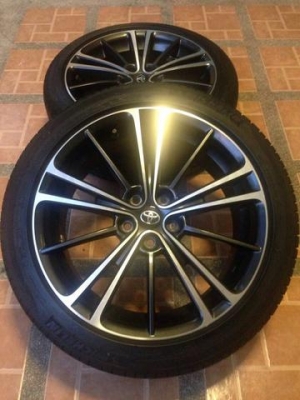 ล้อแท้ TOYOTA FT86 ขอบ17 สภาพสวย สีเดิม ไม่มีซ่อม พร้อมยาง 215 45 17 ปี12 จำนวน 2 วง ราคาไม่แพง