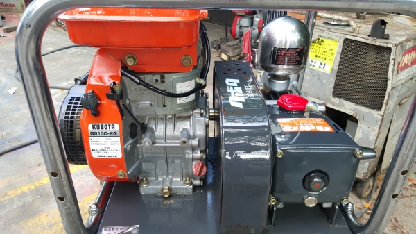 ปั้มฉีดยา สามสูบ