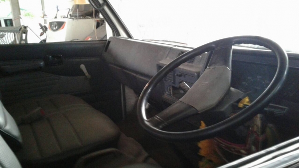 ISUZU NPR 115 HP 4BD1รถบรรทุกหกล้อ กระบะเหล็กมีหางพับขึ้นรถเกี่ยวข้าวความยาว 5 เมตรสภาพดีมากครับพร้อมใช้งานได้เลย เครื่องยนต์แน่นดีแรงดีไม่มีเยิ้ม ภายในเก๋งคอนโซลสวยครบ พวงมาลัยเพาเวอร์ เกียร์ยาว ช่วงล่างเดิมๆคัชซีไม่มีแตกไม่บวม ยาง 8.25 ขอบ 16 สภาพดีประม