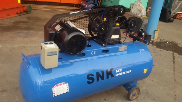 ขายปั๊มลมใหม่ขนาด200ลิตร 4HP 3หัว 8 bar ราคาเบา