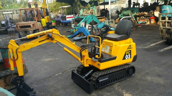 ขาย รถขุด KOMATSU รุ่น PC03 มือสองญี่ปุ่น แทรกยางใหม่เอี่ยม สลักแน่น ทั้งคัน เครื่องยนต์ดีเซล ทำงานคล่องตัว ขึ้นรถปิคอัพได้ ราคา 160,000 บาท มือถือ/LINE ID : 0818753445
