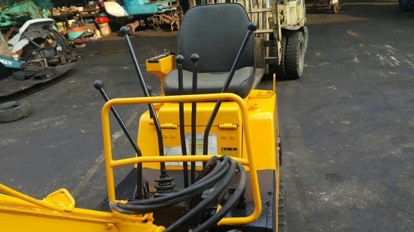 ขาย รถขุด KOMATSU รุ่น PC03 มือสองญี่ปุ่น แทรกยางใหม่เอี่ยม สลักแน่น ทั้งคัน เครื่องยนต์ดีเซล ทำงานคล่องตัว ขึ้นรถปิคอัพได้ ราคา 160,000 บาท มือถือ/LINE ID : 0818753445