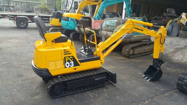 ขาย รถขุด KOMATSU รุ่น PC03 มือสองญี่ปุ่น แทรกยางใหม่เอี่ยม สลักแน่น ทั้งคัน เครื่องยนต์ดีเซล ทำงานคล่องตัว ขึ้นรถปิคอัพได้ ราคา 160,000 บาท มือถือ/LINE ID : 0818753445