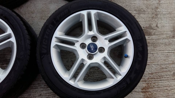 ขายล้อแม็ก ford fiesta 16"ยางปี13 สนใจติดต่อ ตาเล็ก ล้อและยางครับ 081-3747940