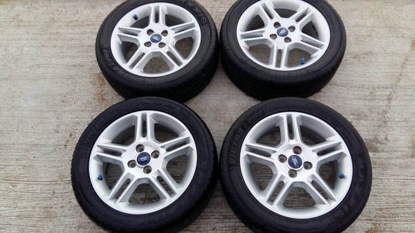ขายล้อแม็ก ford fiesta 16"ยางปี13 สนใจติดต่อ ตาเล็ก ล้อและยางครับ 081-3747940