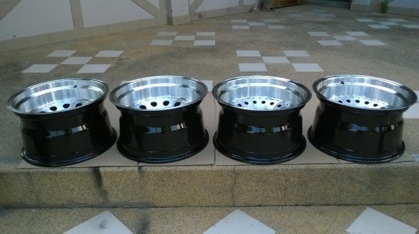 ล้อหยดน้ำ15กว้าง8.5 6รู ราคาคู่ละ5500 โทร.096-2085202 ครับ