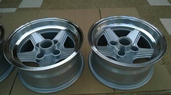 ล้อ BRS 13กว้าง6.5 4/110 ออฟ -20 ราคา7500 โทร.096-2085202 ครับ