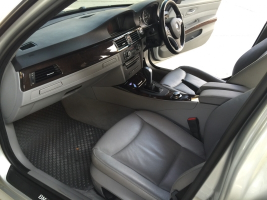 2009 ฺBMW 320D SE E90 ตัวท๊อปสุด ออปชั่นเต็ม น่าใช้มาก ประหยัดน้ำมันสุดๆ