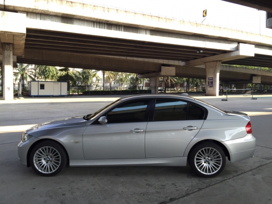 2009 ฺBMW 320D SE E90 ตัวท๊อปสุด ออปชั่นเต็ม น่าใช้มาก ประหยัดน้ำมันสุดๆ