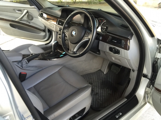 2009 ฺBMW 320D SE E90 ตัวท๊อปสุด ออปชั่นเต็ม น่าใช้มาก ประหยัดน้ำมันสุดๆ