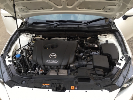 mazda 3 skyactive 2.0s สีขาว ปี2016 แท้ๆ รถออกมกราคม