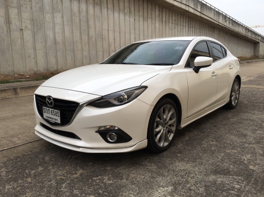 mazda 3 skyactive 2.0s สีขาว ปี2016 แท้ๆ รถออกมกราคม