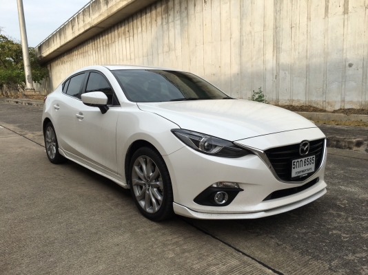 mazda 3 skyactive 2.0s สีขาว ปี2016 แท้ๆ รถออกมกราคม