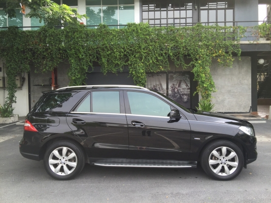 2013 BENZ ML 250 CDI สีดำ 2013 BENZ ML 250 CDI สีดำ