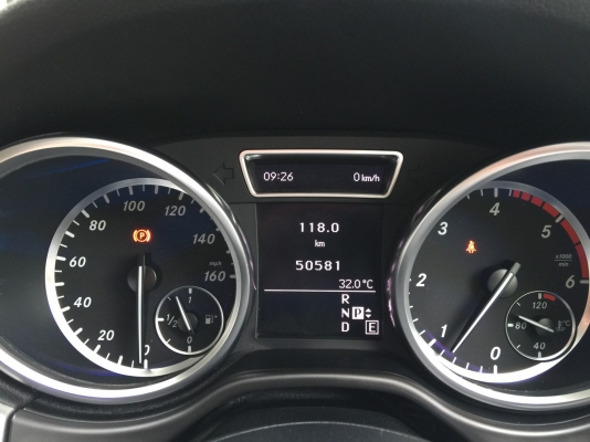 2013 BENZ ML 250 CDI สีดำ 2013 BENZ ML 250 CDI สีดำ