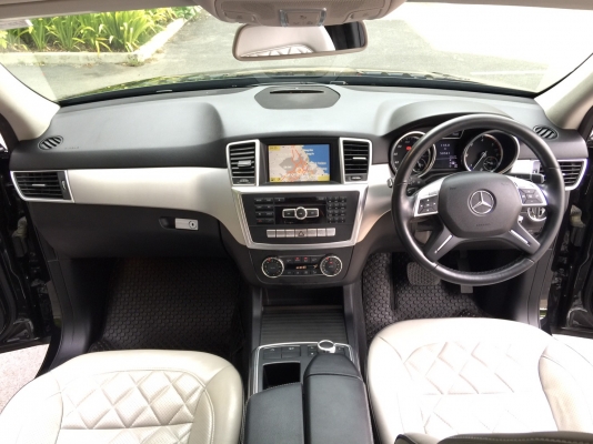 2013 BENZ ML 250 CDI สีดำ 2013 BENZ ML 250 CDI สีดำ