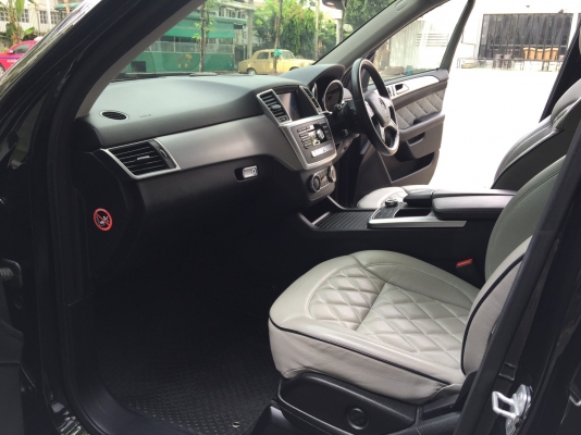 2013 BENZ ML 250 CDI สีดำ 2013 BENZ ML 250 CDI สีดำ