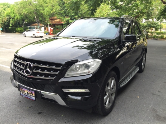 2013 BENZ ML 250 CDI สีดำ 2013 BENZ ML 250 CDI สีดำ