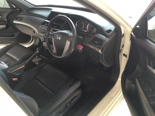 2011 HONDA ACCORD 2.0EL สีขาว 2011 HONDA ACCORD 2.0EL สีขาว