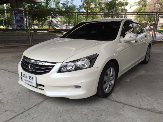 2011 HONDA ACCORD 2.0EL สีขาว
