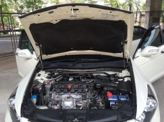 2011 HONDA ACCORD 2.0EL สีขาว 2011 HONDA ACCORD 2.0EL สีขาว