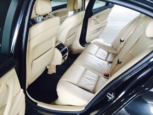 bmw 520D F10 สี ดำ ปี 2011