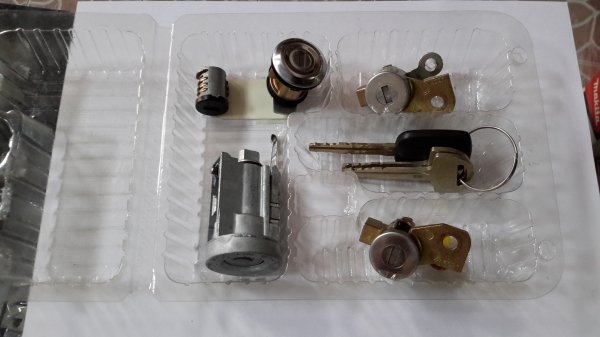 ขายชุดกุญแจรถ isuzu dmax ทั้งคันครบครับ ขายชุดกุญแจรถ isuzu dmax ทั้งคันครบครับ