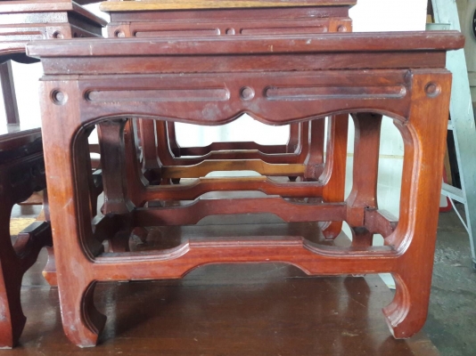 โต๊ะหมู่บูชา ไม้เนื้อแข็ง ชุด ๑๑ ตัว โต๊ะหมู่บูชา ไม้เนื้อแข็ง ชุด ๑๑ ตัว