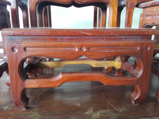 โต๊ะหมู่บูชา ไม้เนื้อแข็ง ชุด ๑๑ ตัว โต๊ะหมู่บูชา ไม้เนื้อแข็ง ชุด ๑๑ ตัว