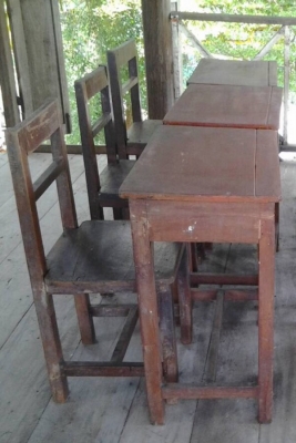 @@@@ ขายโต๊ะเก้าอี้นักเรียน6ชุดครับ@@@@