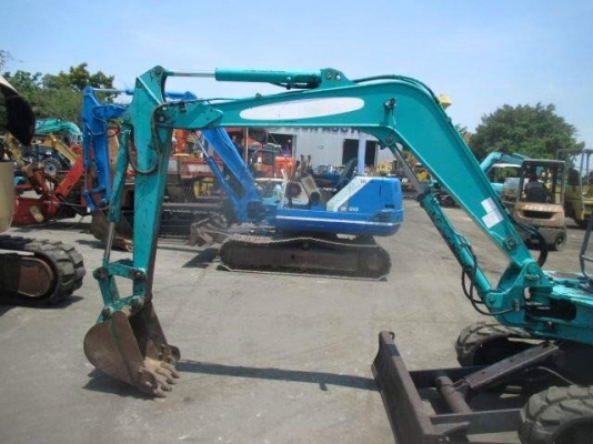 ขายด่วน KOMATSU PC20-7  รถเก่านอกญี่ปุ่น 100\%  มีเอกสารใบอินวอยและใบซื้อขาย   พร้อมทำสี ราคาเบา เบา 285,000 บาท  สนใจติดต่อ วัชรัตน์ รุ่งเรืองแทรกเตอร์ โทร:0925768909หรือ0965411713