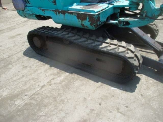 ขายด่วน KOMATSU PC20-7  รถเก่านอกญี่ปุ่น 100\%  มีเอกสารใบอินวอยและใบซื้อขาย   พร้อมทำสี ราคาเบา เบา 285,000 บาท  สนใจติดต่อ วัชรัตน์ รุ่งเรืองแทรกเตอร์ โทร:0925768909หรือ0965411713