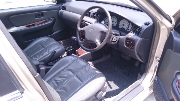 Sunny ปี 2000 Top